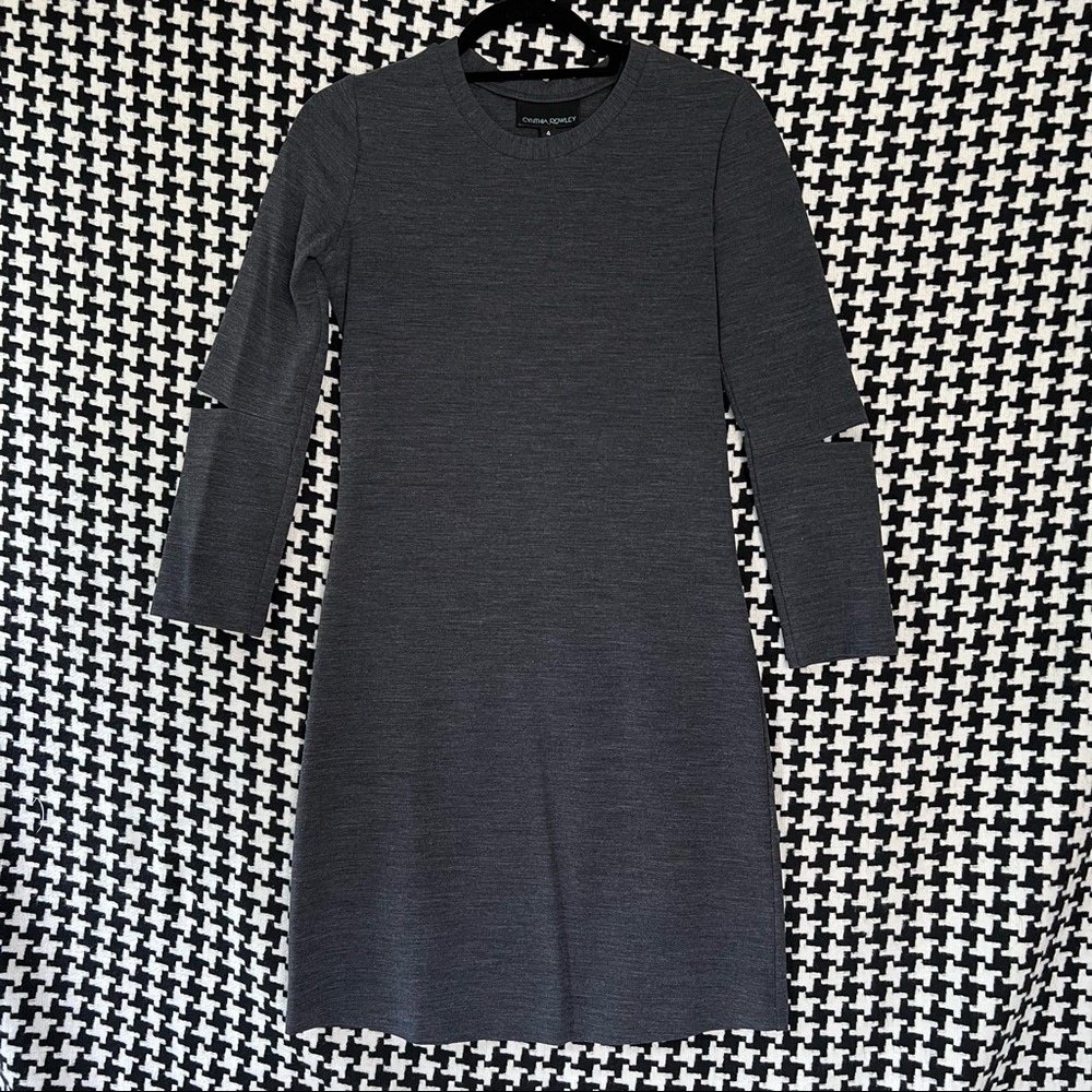 Cynthia Rowley gray body con 3/4 sleeve with cutout accents above elbows. Size 4